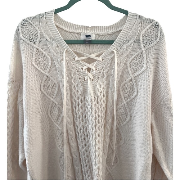 OLD NAVY • Women’s Ivory Cable Knit Lace Up Sweater - Picture 5 of 10